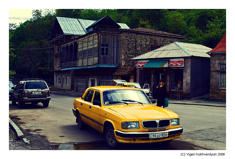 photo "Taxi of Dilijan" tags: city, travel, 