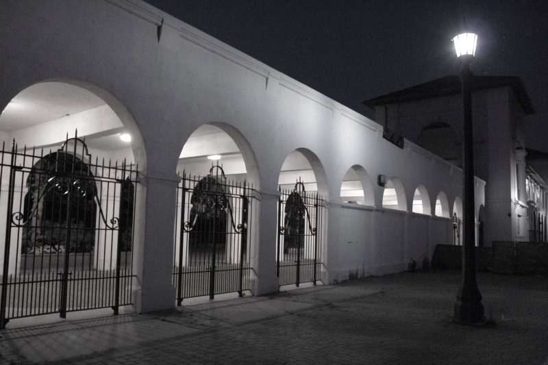 photo "Arch way" tags: architecture, black&white, landscape, 