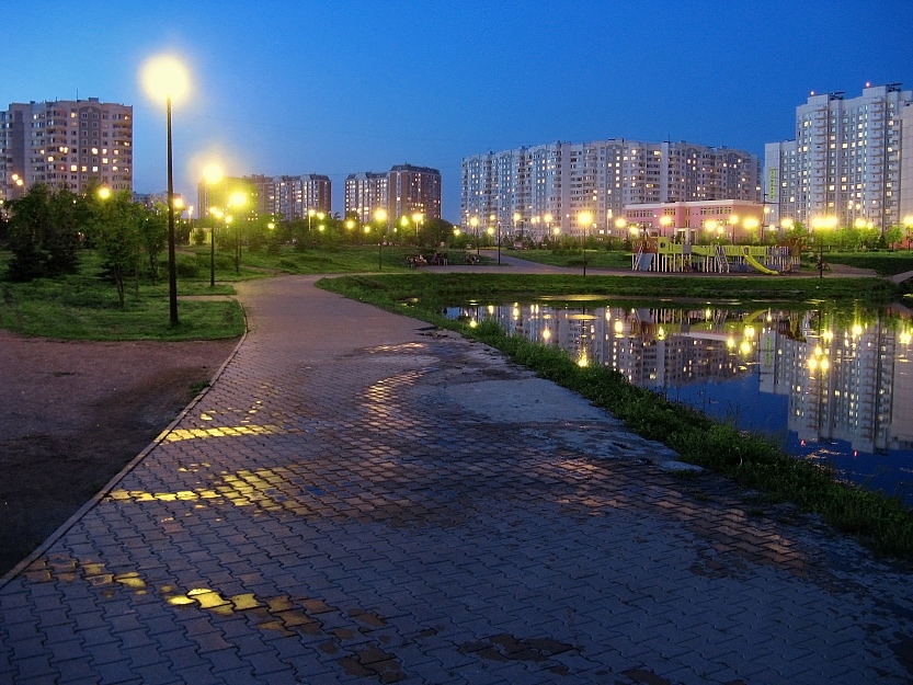 photo "Traces on sand" tags: landscape, city, night