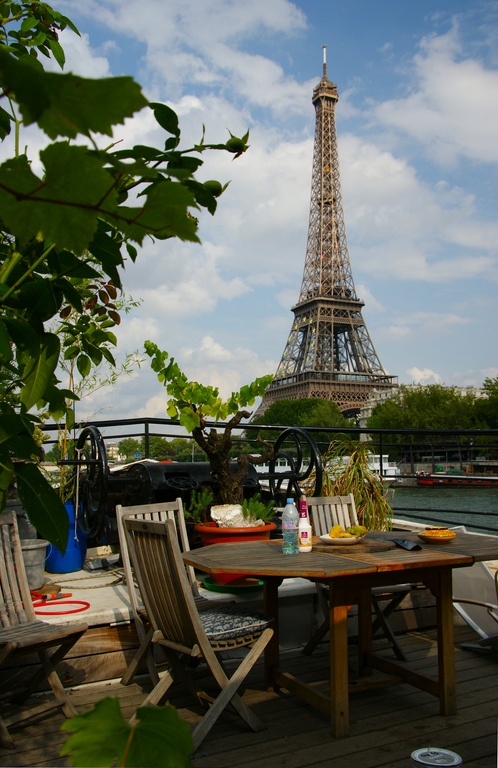 photo "Still life on a background" tags: architecture, travel, landscape, Europe