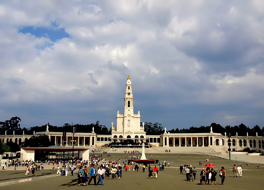 photo "Fatima Sanctuary!" tags: architecture, landscape, mountains