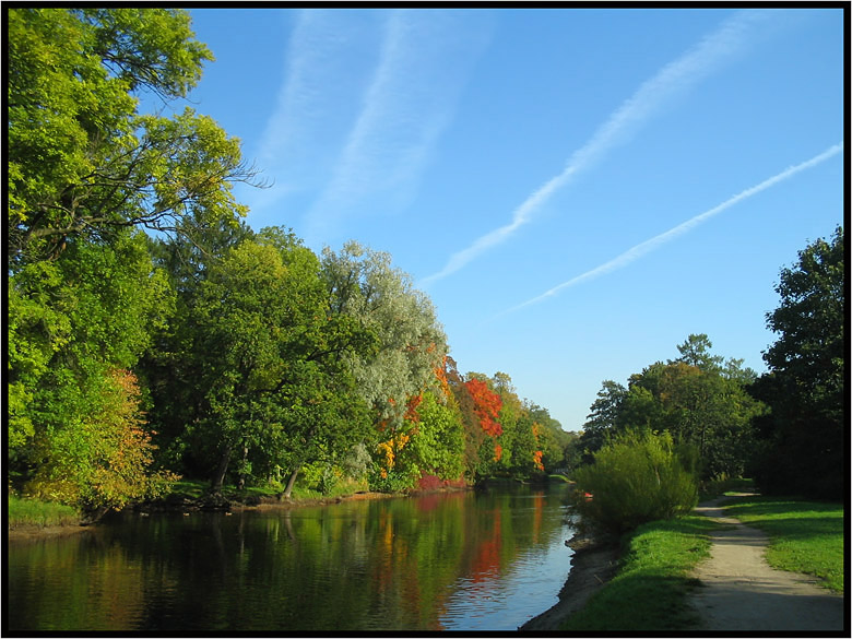 photo "Floating down Autumn" tags: landscape, autumn, water