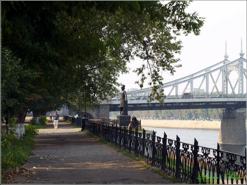photo "Volga River Embankment" tags: architecture, landscape, summer