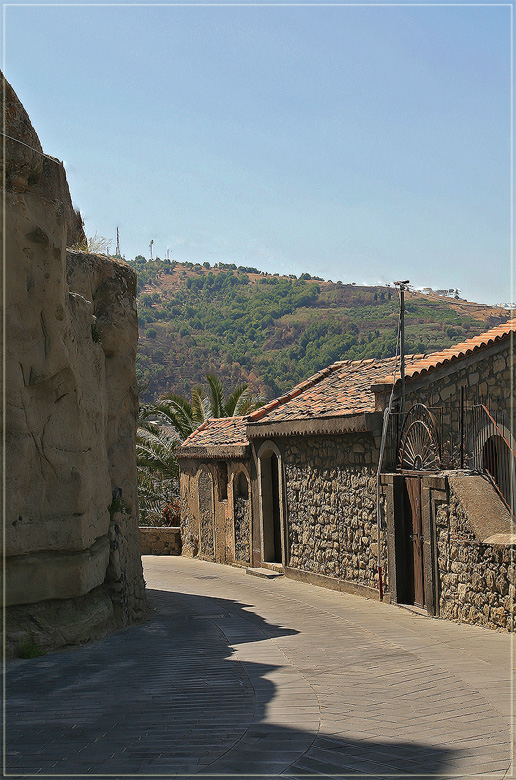 photo "Castilione di Sicilia." tags: architecture, travel, landscape, Europe
