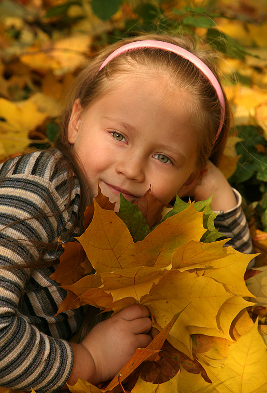 photo "Autumn portrait" tags: portrait, landscape, autumn, children