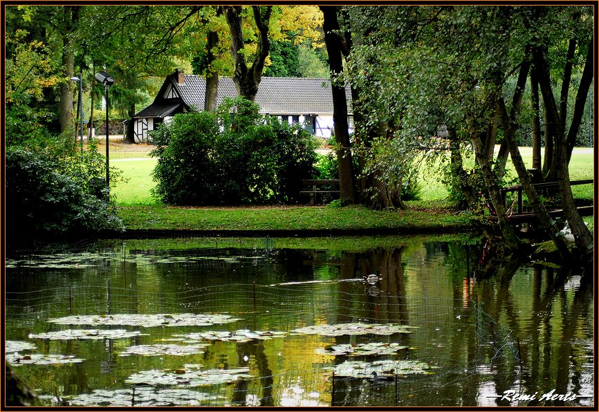 photo "good to be" tags: architecture, landscape, water