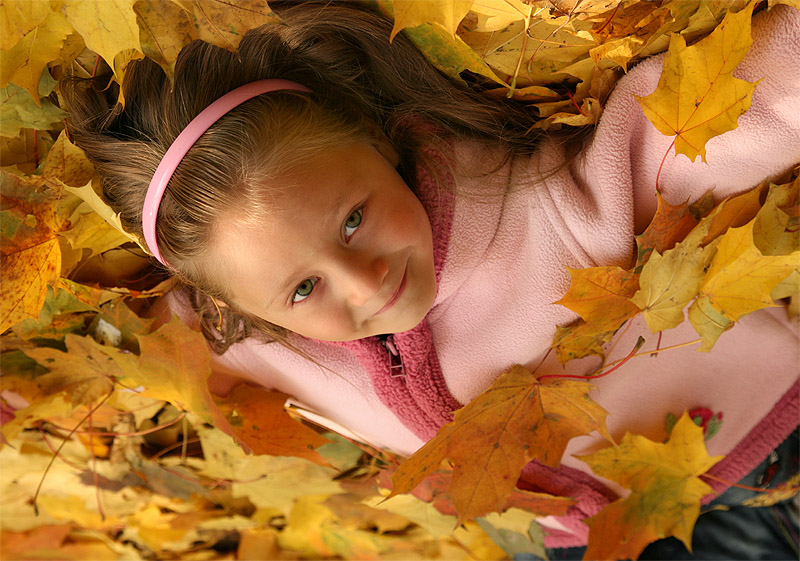 photo "Fly into Autumn" tags: portrait, children, woman