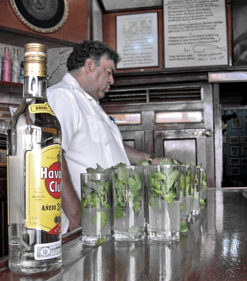 photo "My Mojito in La Bodeguita" tags: portrait, genre, man