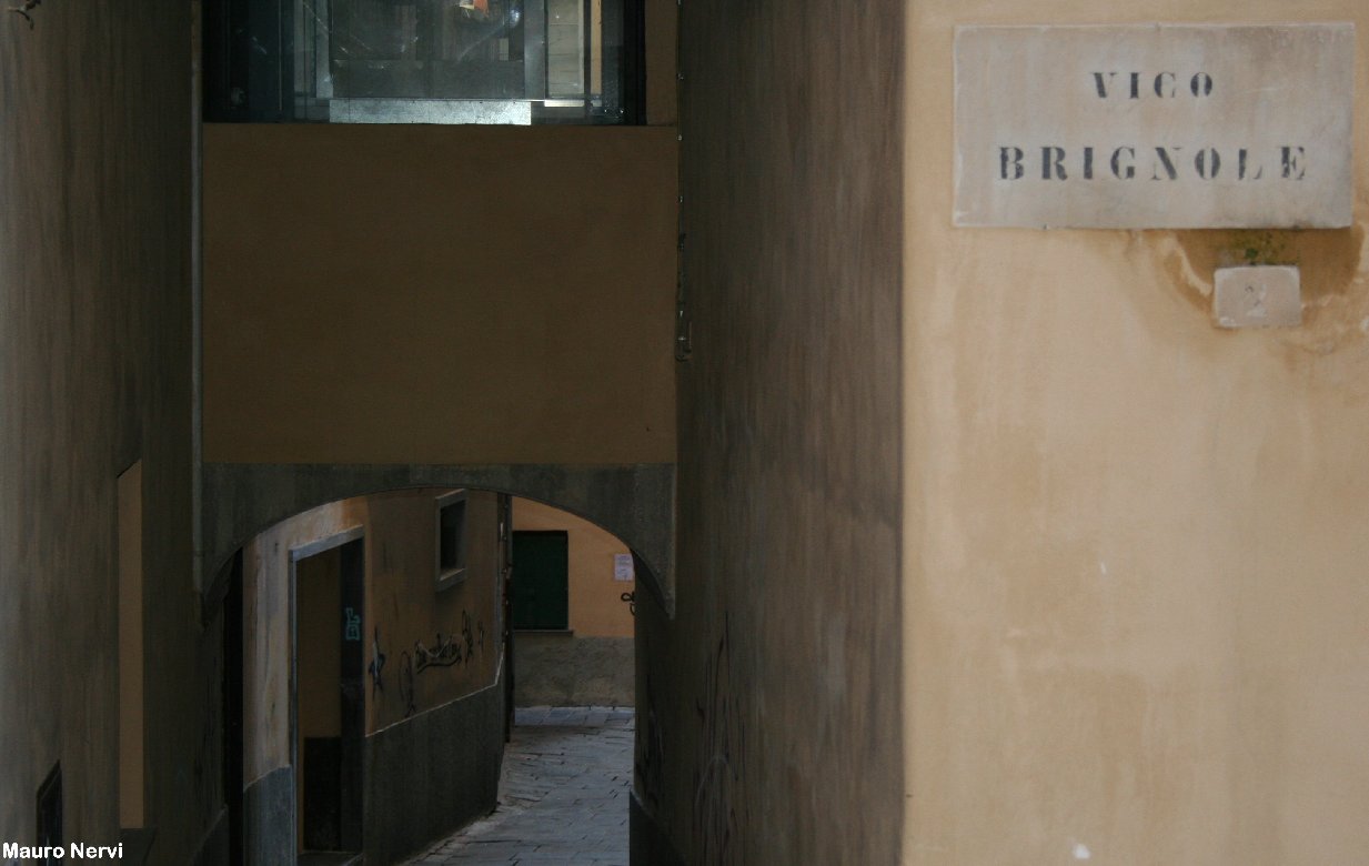 photo "old Genoa, Italy" tags: city, 