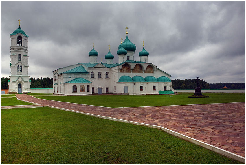 photo "Monastery in severe territory" tags: architecture, travel, landscape, Europe