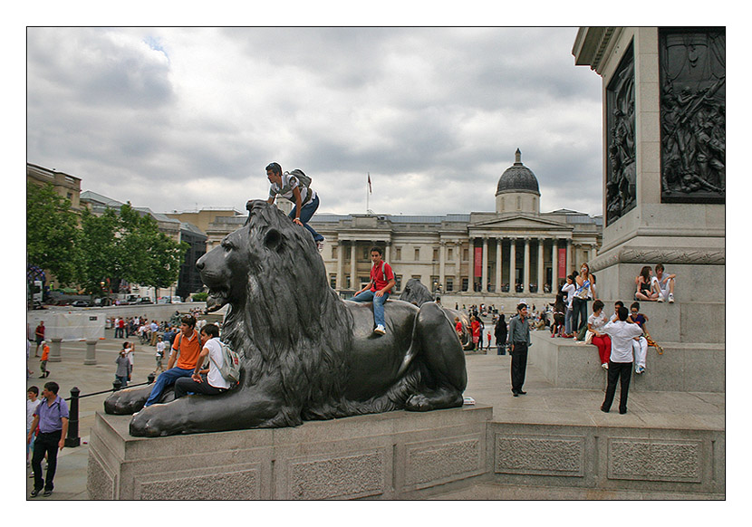 photo "Good Lion" tags: travel, city, Europe, Лондон