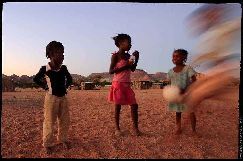 photo "Village. Football. Africa. (2)" tags: genre, travel, Africa