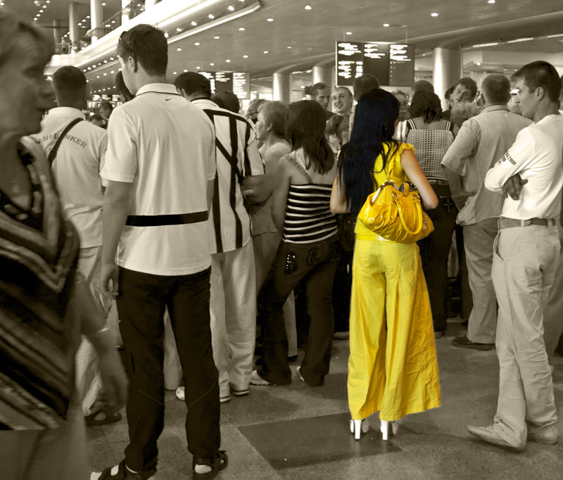 photo "The girl in a yellow." tags: genre, 