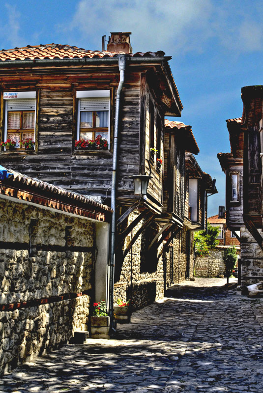 photo "Old Houses, Nesssebar" tags: architecture, city, landscape, 