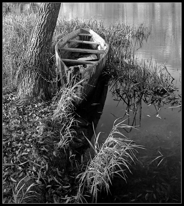 photo "Autumn boat" tags: landscape, autumn, water