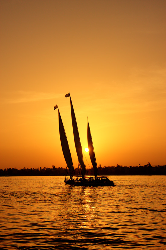 фото "Feluccas at sunset" метки: путешествия, Африка