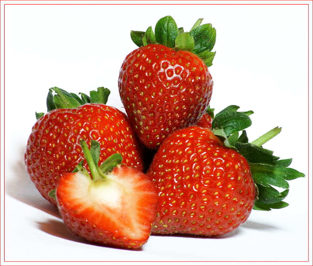 photo "Strawberries" tags: macro and close-up, 