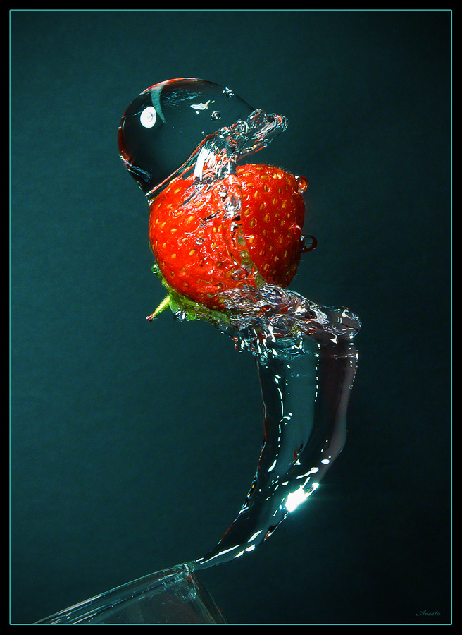 photo "Strawberries in helmet :)" tags: macro and close-up, 