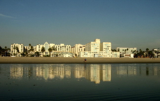 photo "Affordable housing" tags: landscape, architecture, water