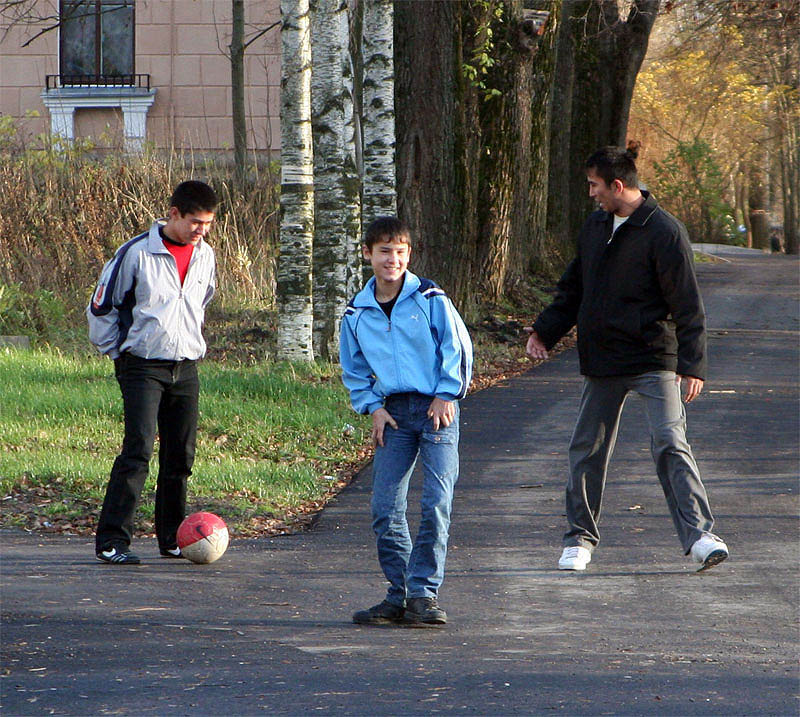 photo "Street football" tags: genre, city, 