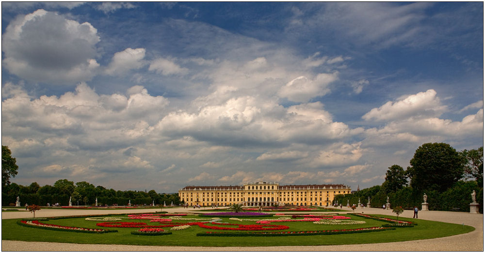 photo "The sky above Schonbrun" tags: landscape, architecture, clouds