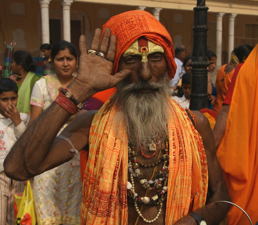 photo "Salute" tags: portrait, travel, Asia, man