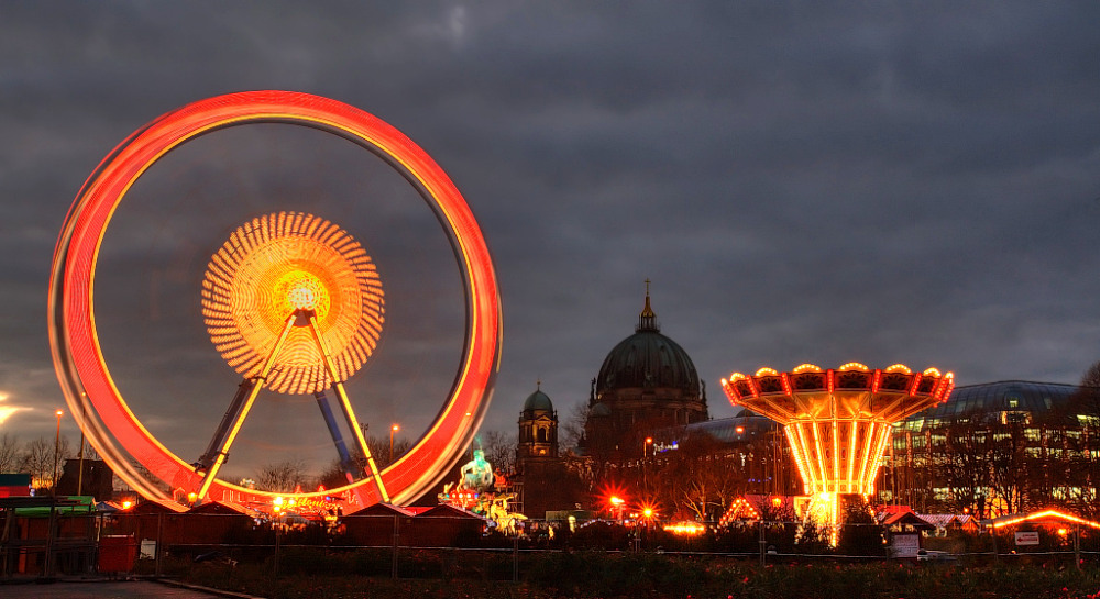 photo "Christmas market" tags: landscape, night