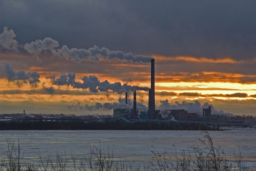 photo "Day and night we boil pulp" tags: architecture, landscape, sunset