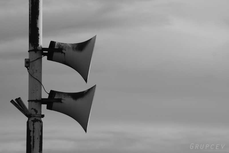 photo "Achtung!" tags: black&white, misc., 