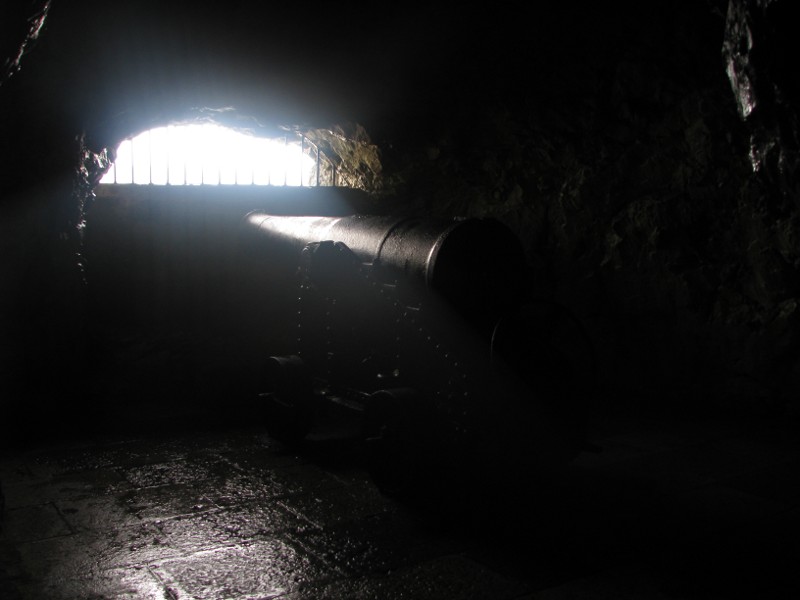 photo "Gibraltar cannon siege" tags: travel, Europe