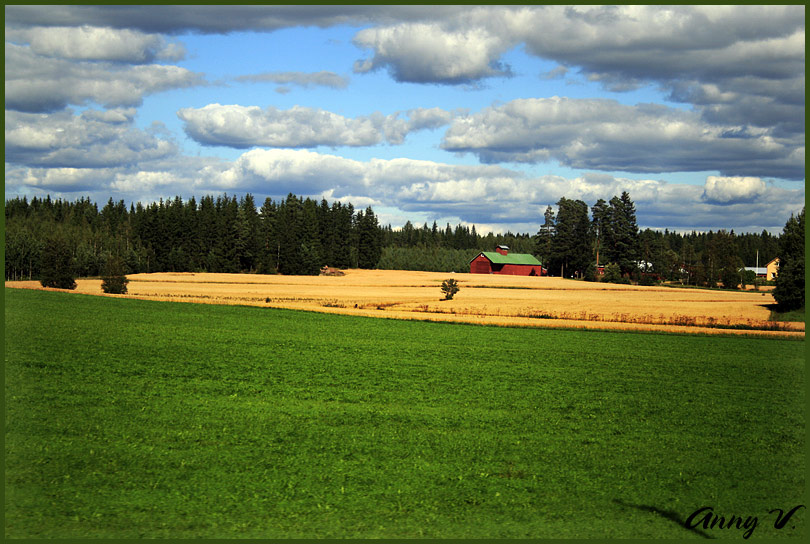 photo "облака, поле, дома" tags: landscape, travel, Europe, autumn