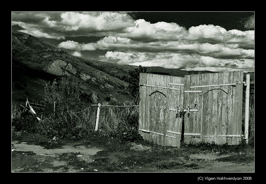 photo "Gate to..." tags: travel, black&white, 