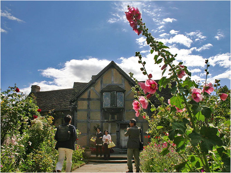 photo "A house of Shakespeare." tags: architecture, travel, landscape, Europe