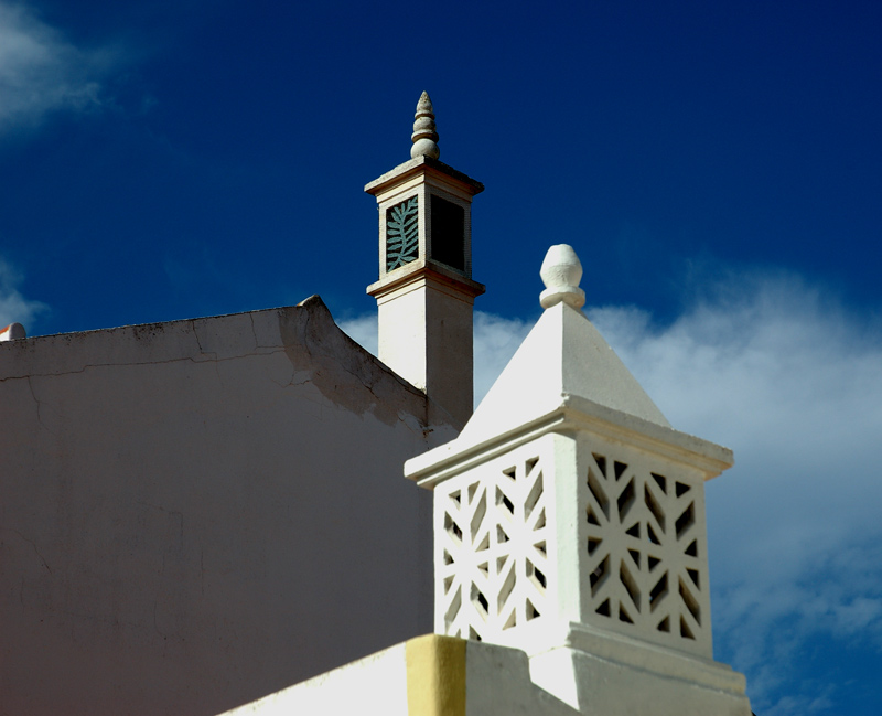 photo "Algarve Chimneys" tags: architecture, fragment, landscape, 