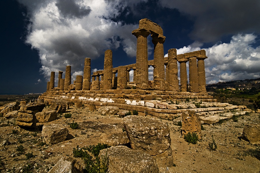photo "Valley of Temples" tags: architecture, travel, landscape, Europe