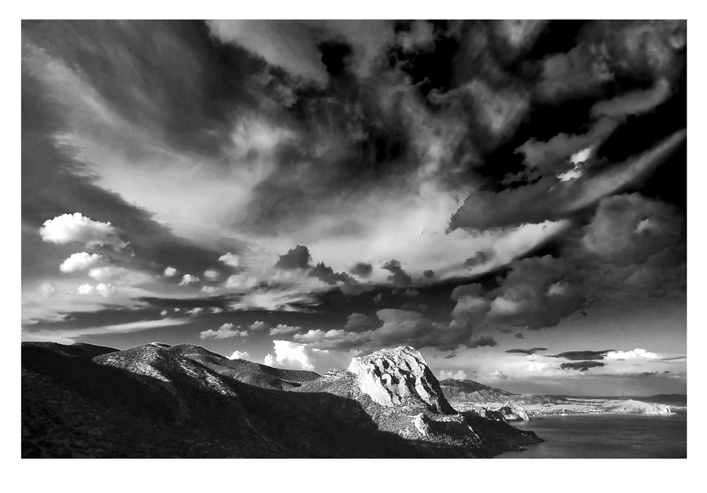 photo "***" tags: landscape, black&white, clouds