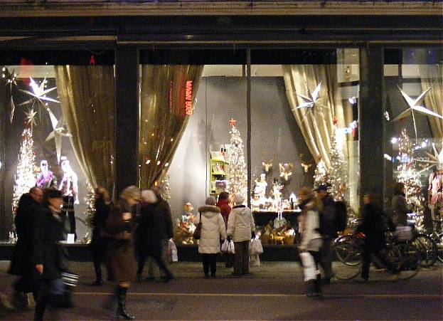 photo "Christmas shopping." tags: reporting, 