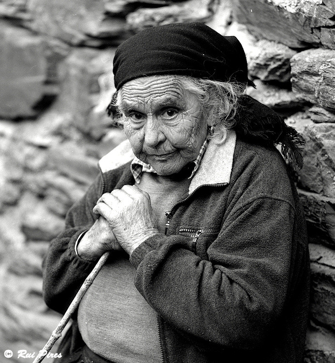 photo "Rural Moments" tags: portrait, black&white, woman
