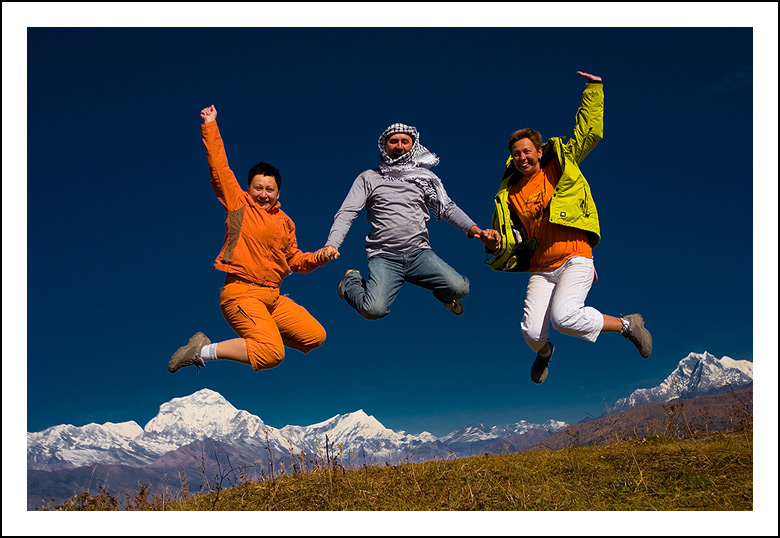 photo "Jump" tags: travel, portrait, Asia