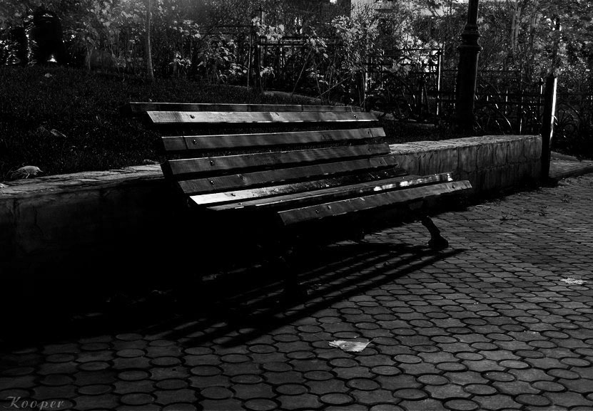 фото "Осеннее одиночество" метки: черно-белые, город, 