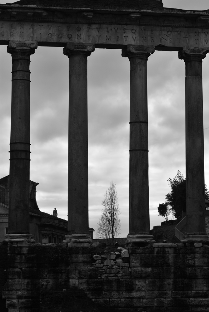 photo "Roma, Fori Imperiali" tags: architecture, black&white, landscape, 