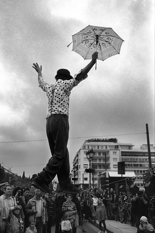 photo "Acrobat" tags: genre, black&white, 