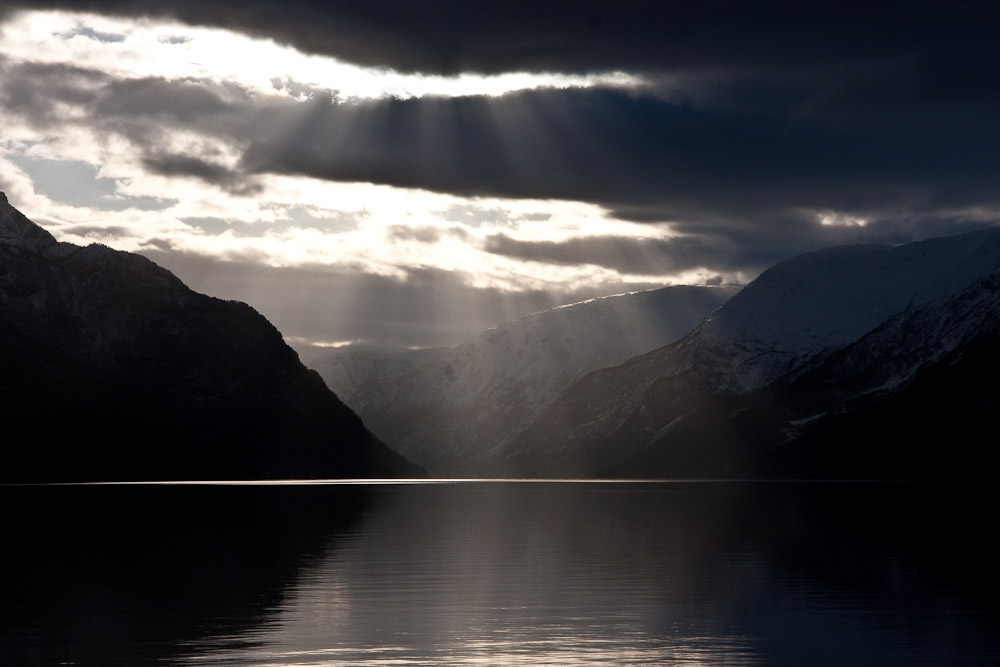 фото "Rays of light" метки: пейзаж, вода, зима