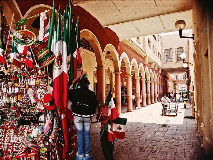 photo "Flag seller" tags: city, travel, 