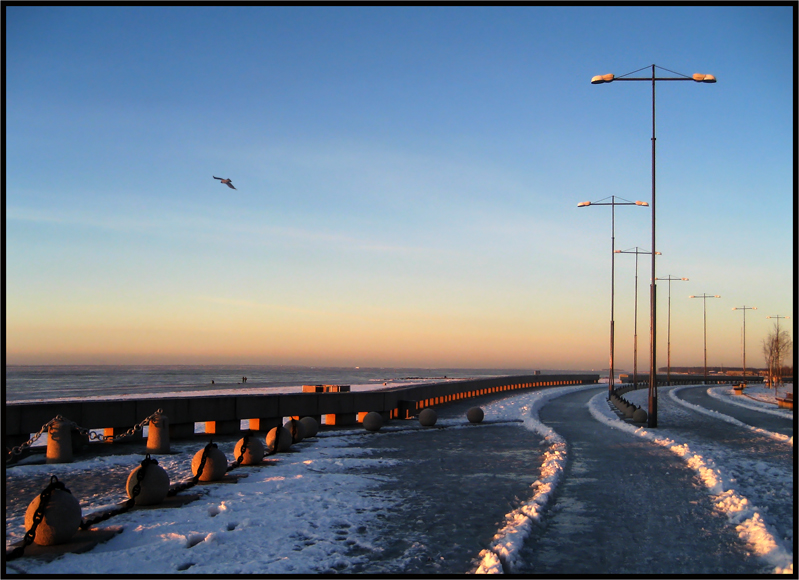 photo "Flying over Sunrise" tags: landscape, sunset, winter