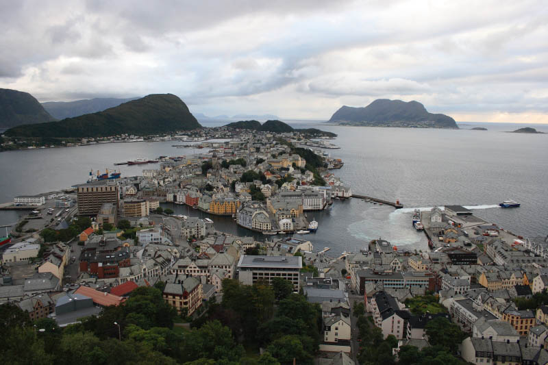 photo "Alesund" tags: , 