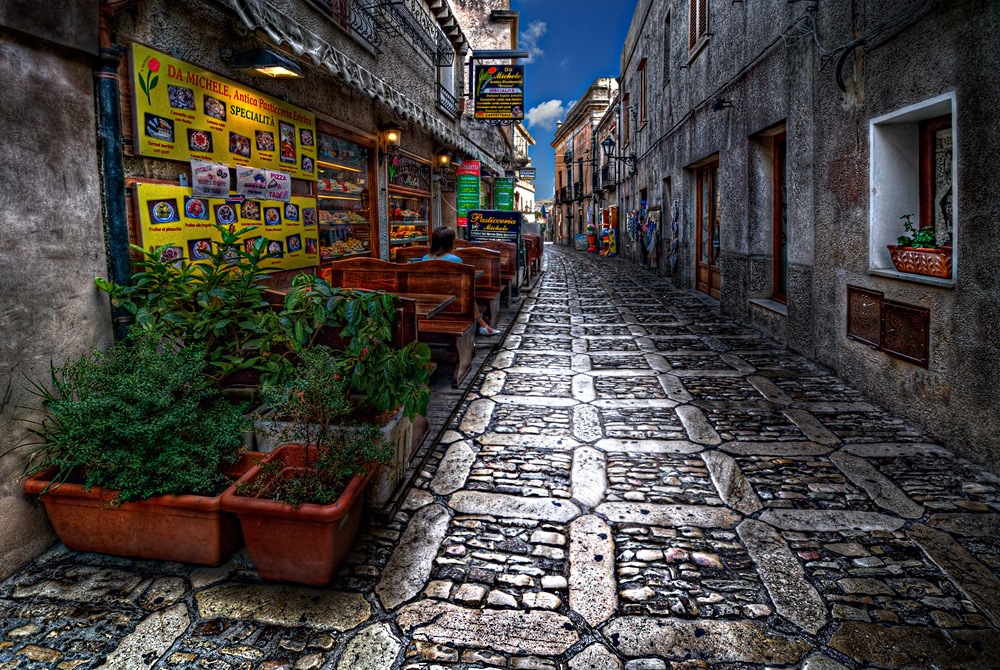 photo "Morning. Girl. Cafe." tags: architecture, city, landscape, 