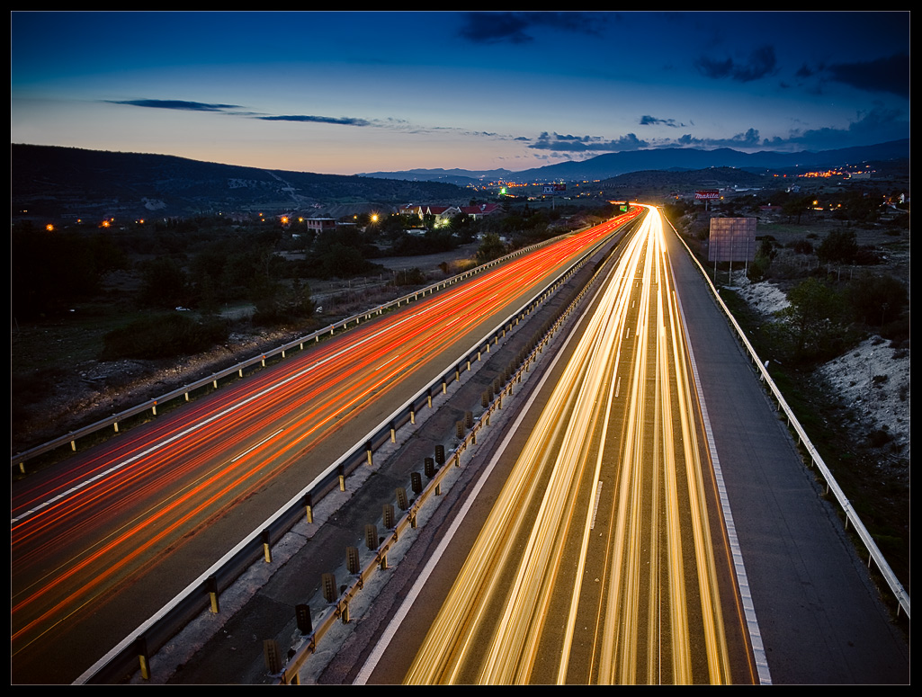 photo "Night motorway" tags: city, travel, Europe