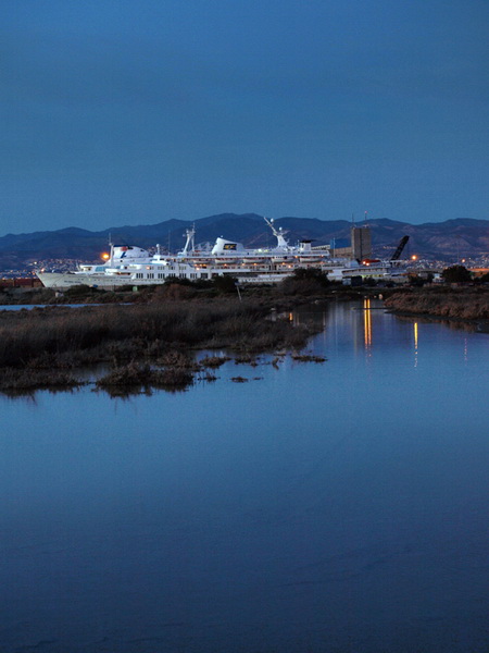 photo "Limassol Harbor" tags: landscape, water, winter