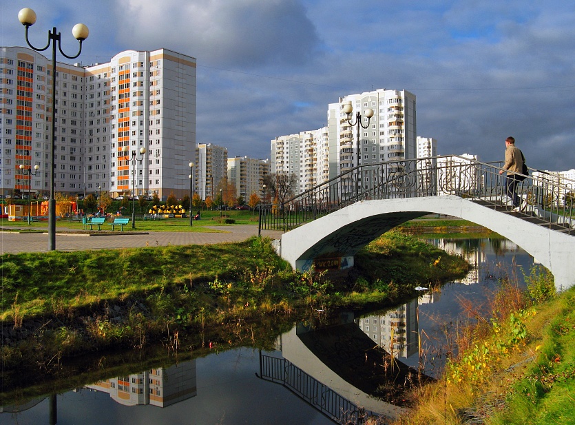 photo "Autumn in the City" tags: landscape, architecture, autumn